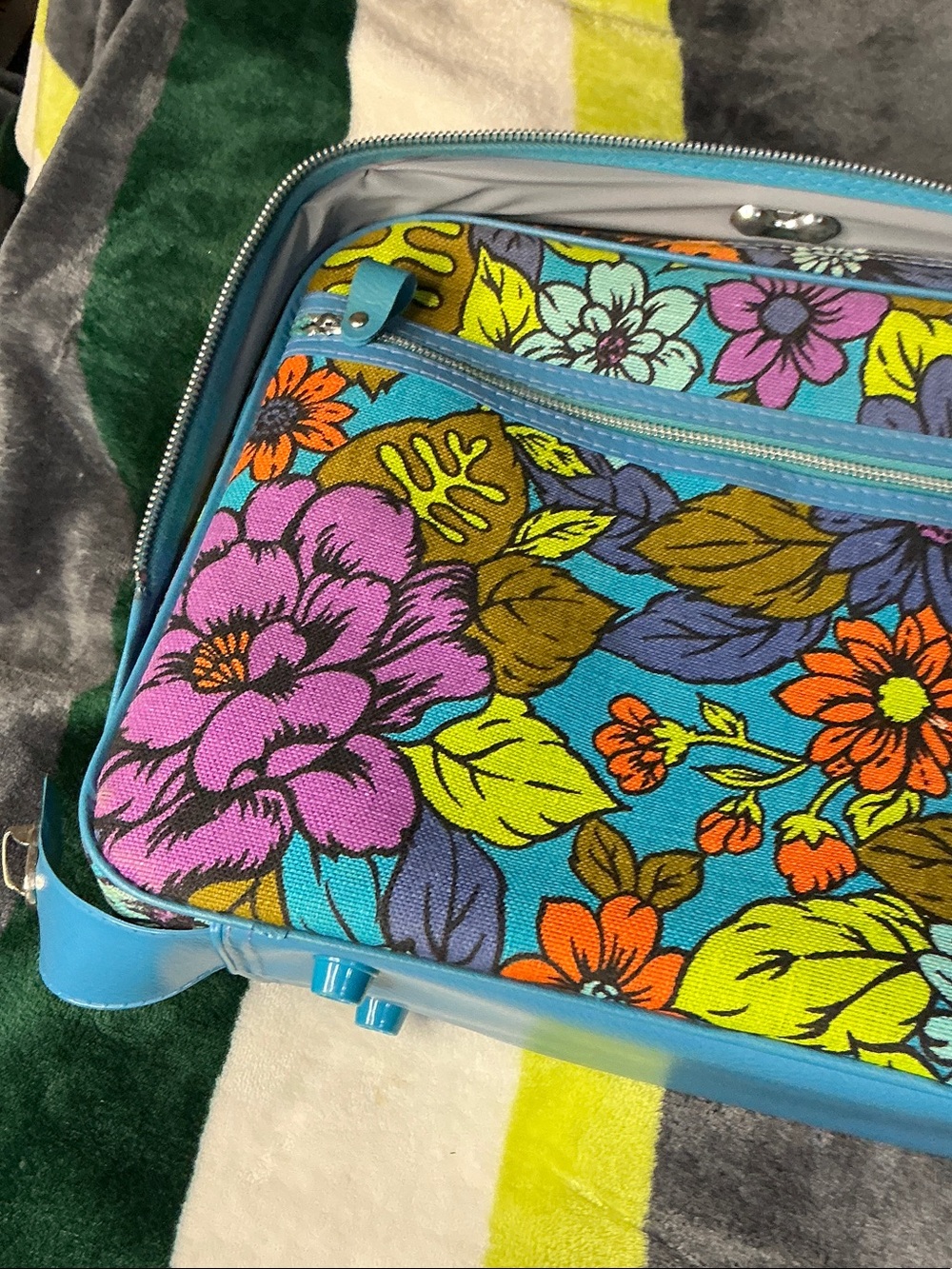Vintage 60’s Bantam Travelware Floral Suitcase Mod Peter’s Bag Corp. - Picture 11 of 11